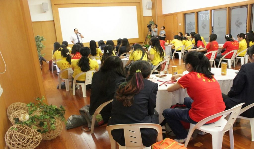 Seminar Trik dan Tips Menjadi Translator Handal