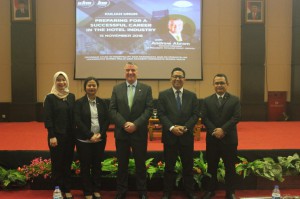KULIAH UMUM PREPARING FOR A SUCCESSFULL CAREER IN THE HOTEL INDUSTRY OLEH MR. ANDREW ABRAM AS GENERAL MANAGER MANDARIN ORIENTAL JAKARTA