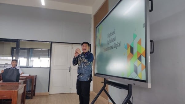 ubm, ilmu komunikasi, kegiatan pengajar