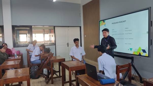 ubm, ilmu komunikasi, kegiatan pengajar