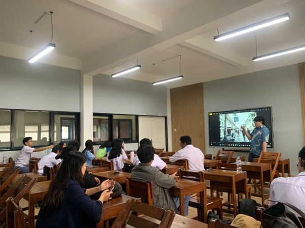 ubm, ilmu komunikasi, kegiatan pengajar