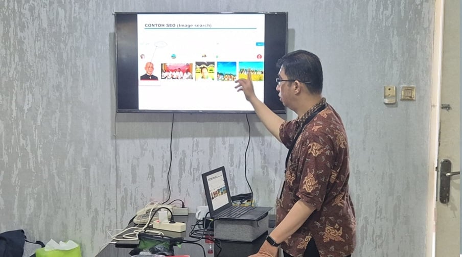 KEGIATAN PENGABDIAN KEPADA MASYARAKAT “Strategi Optimalisasi Search Engine Optimization (SEO) dalam Meningkatkan Peringkat Website”